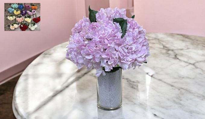 Flower Artificial Hydrangea in a cyclindrial glass vase AAA428