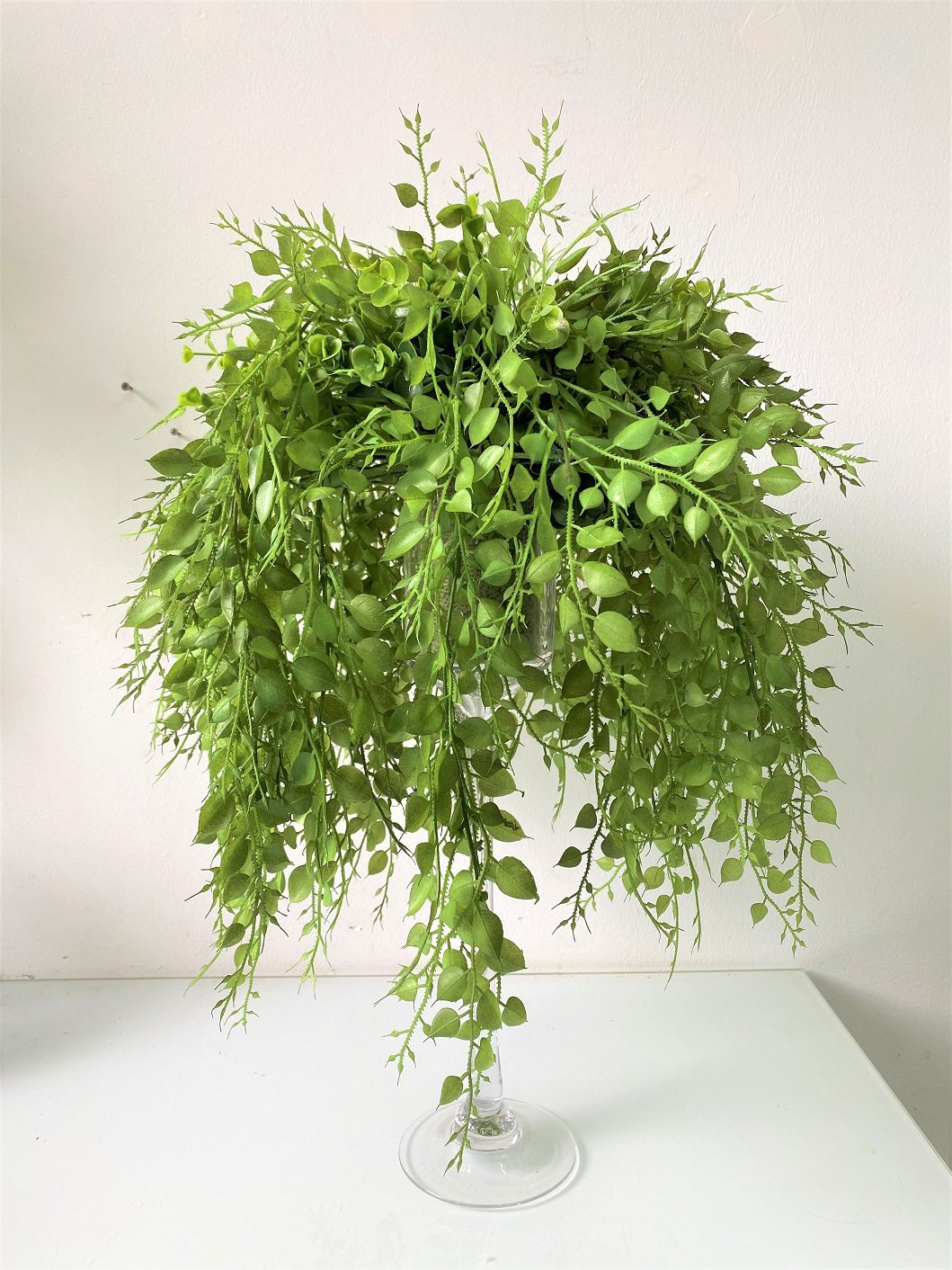 Plant Green Creepers set in a glass vase artificial AAA443