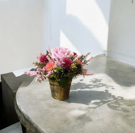 Artificial flower arrangement with flowers use in home decoration and office places AAA867