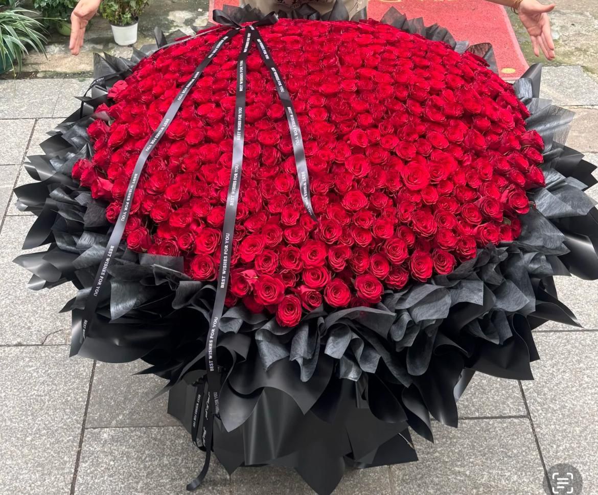 999 roses bouquet