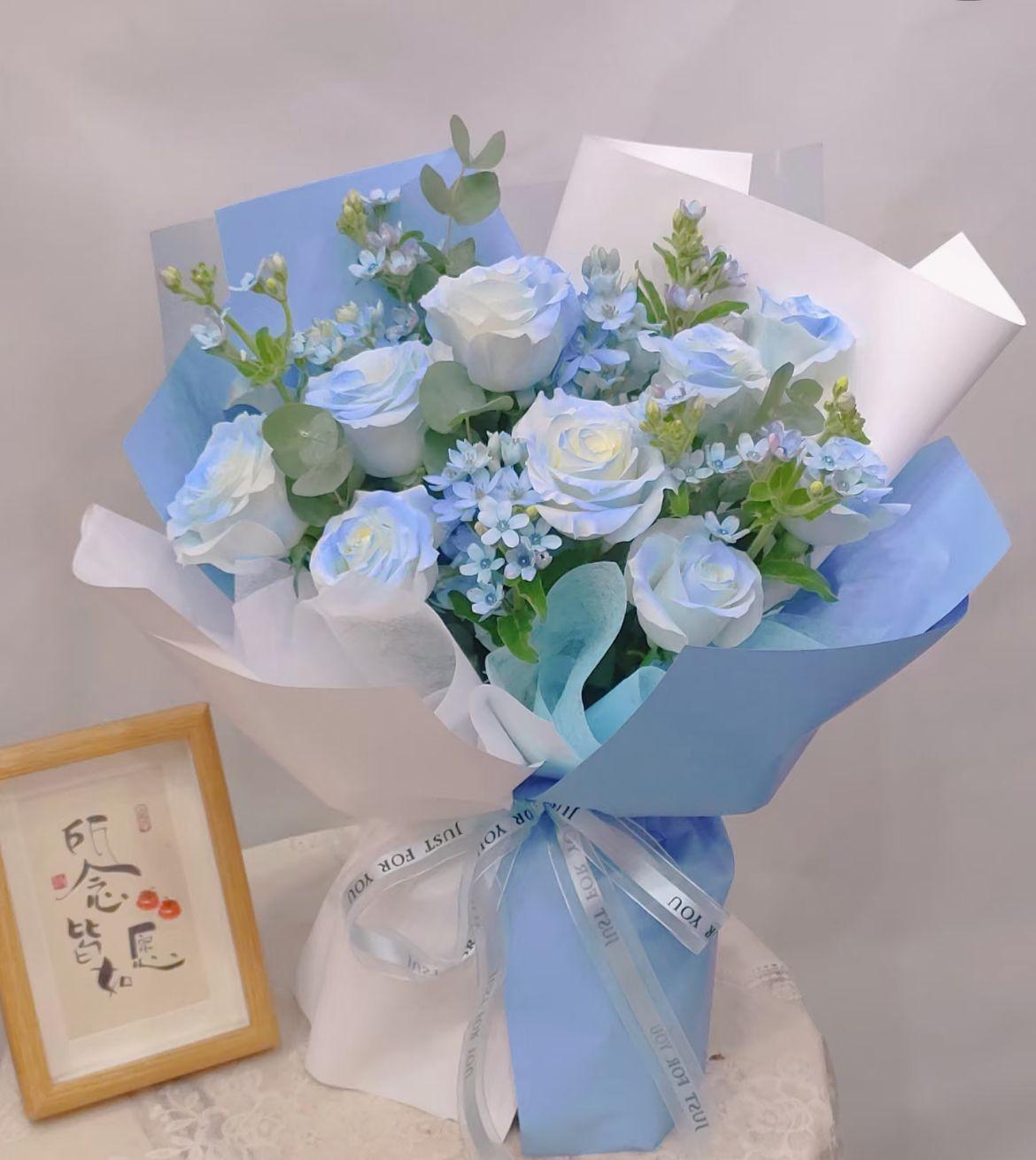 Icy Petals - Fresh Flower Arrangement AFT241