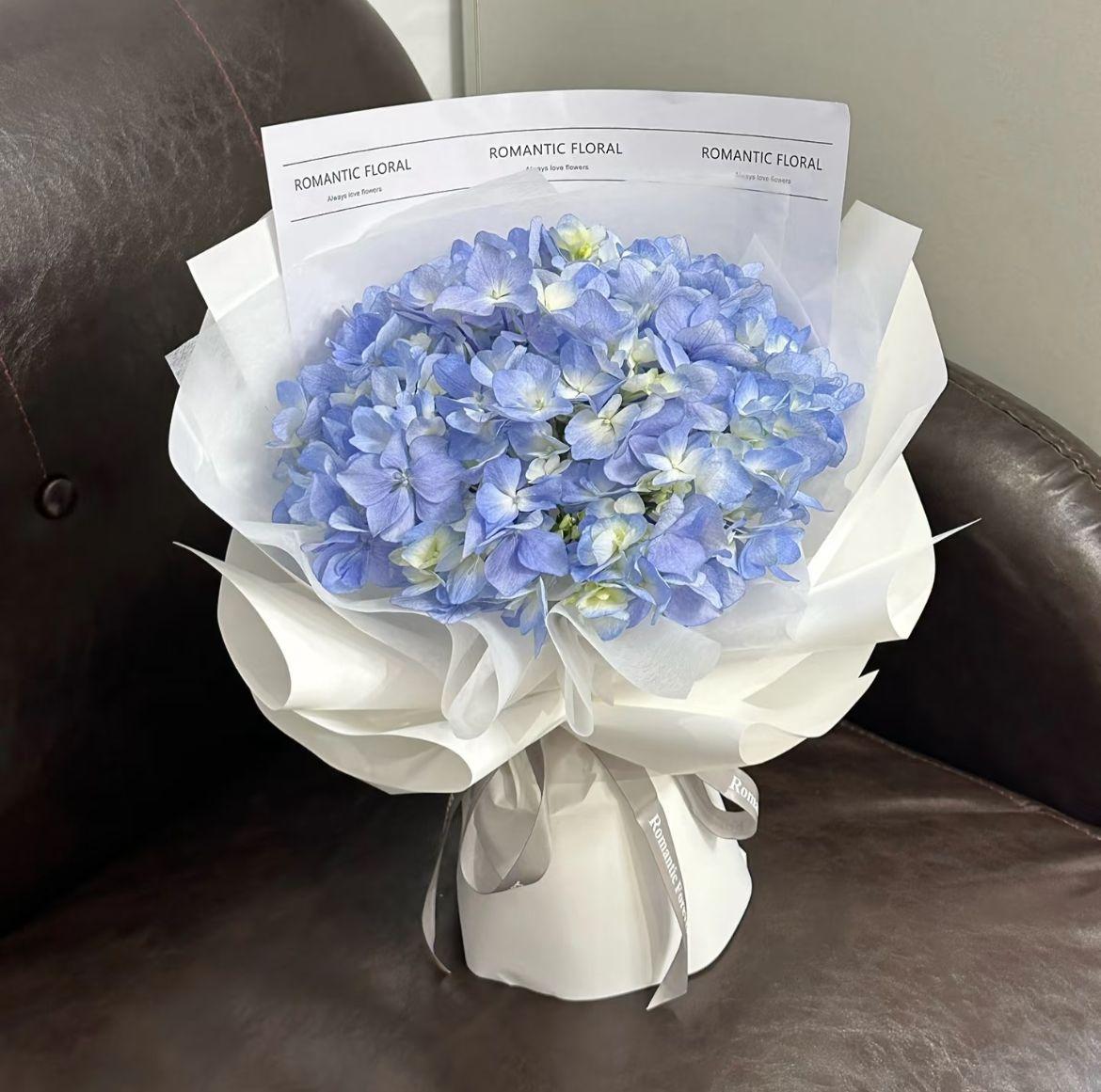 Ocean Whisper - Fresh Flower Arrangement AFT247