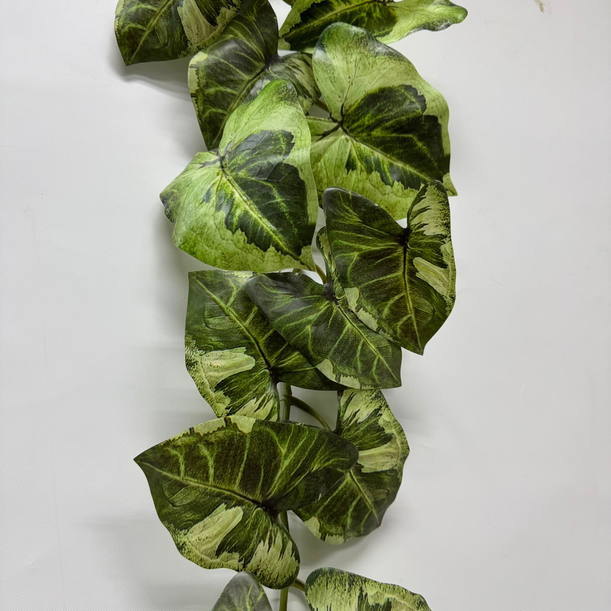 Artificial Arrowhead Plant Garland - 1.2m Long Greenery for Stylish Decor Afoil195