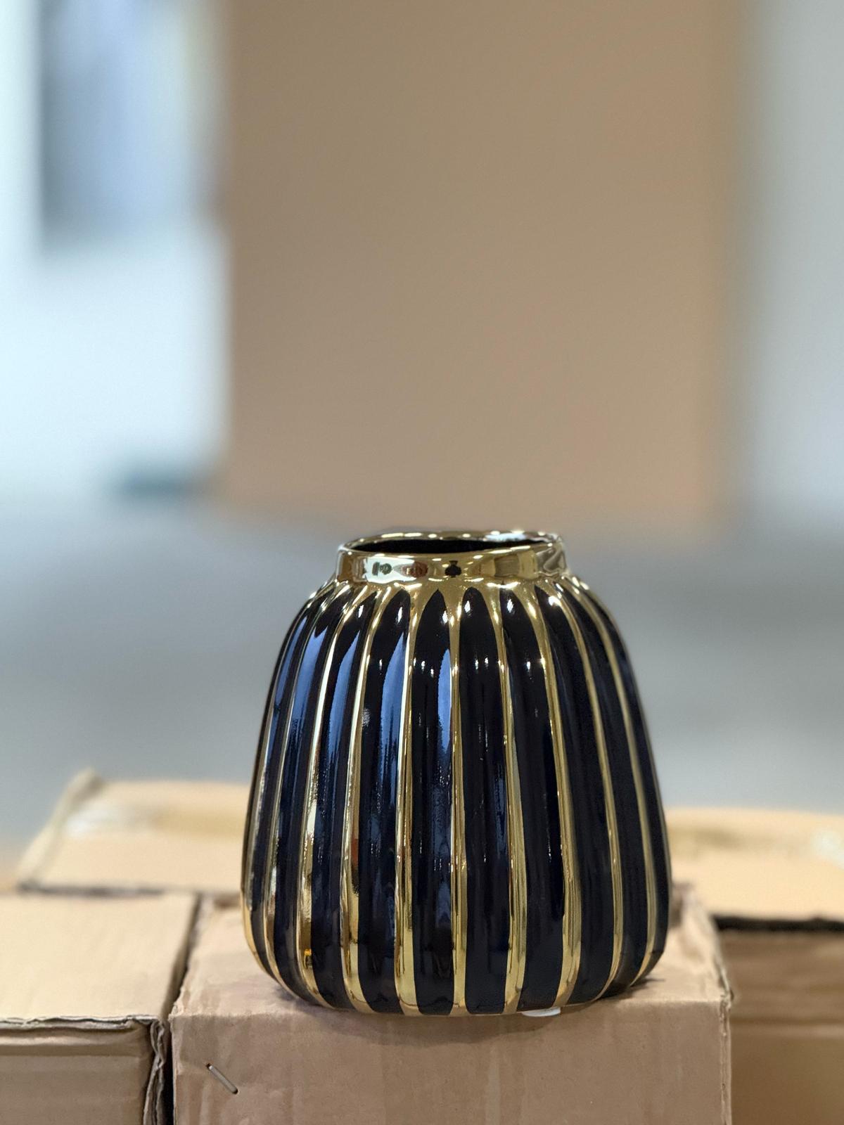 Vase for artificial & fresh flowers, home decor, garden, pots, planters Avase375