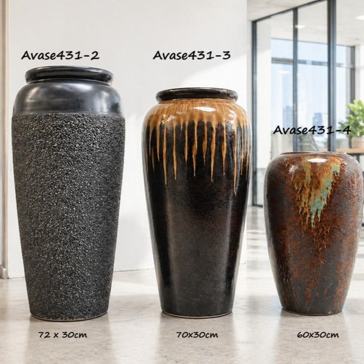 Modern 40cm ceramic vase by Alton Flowers featuring a sleek, minimalist design with a smooth finish.