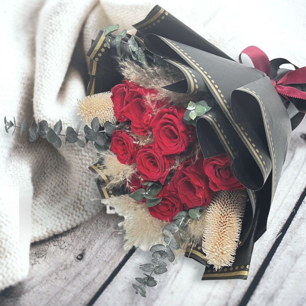 2023 Forever Roses Bouquet Pampas Valentine's Day Gift Preserved Dried Flowers AAA558