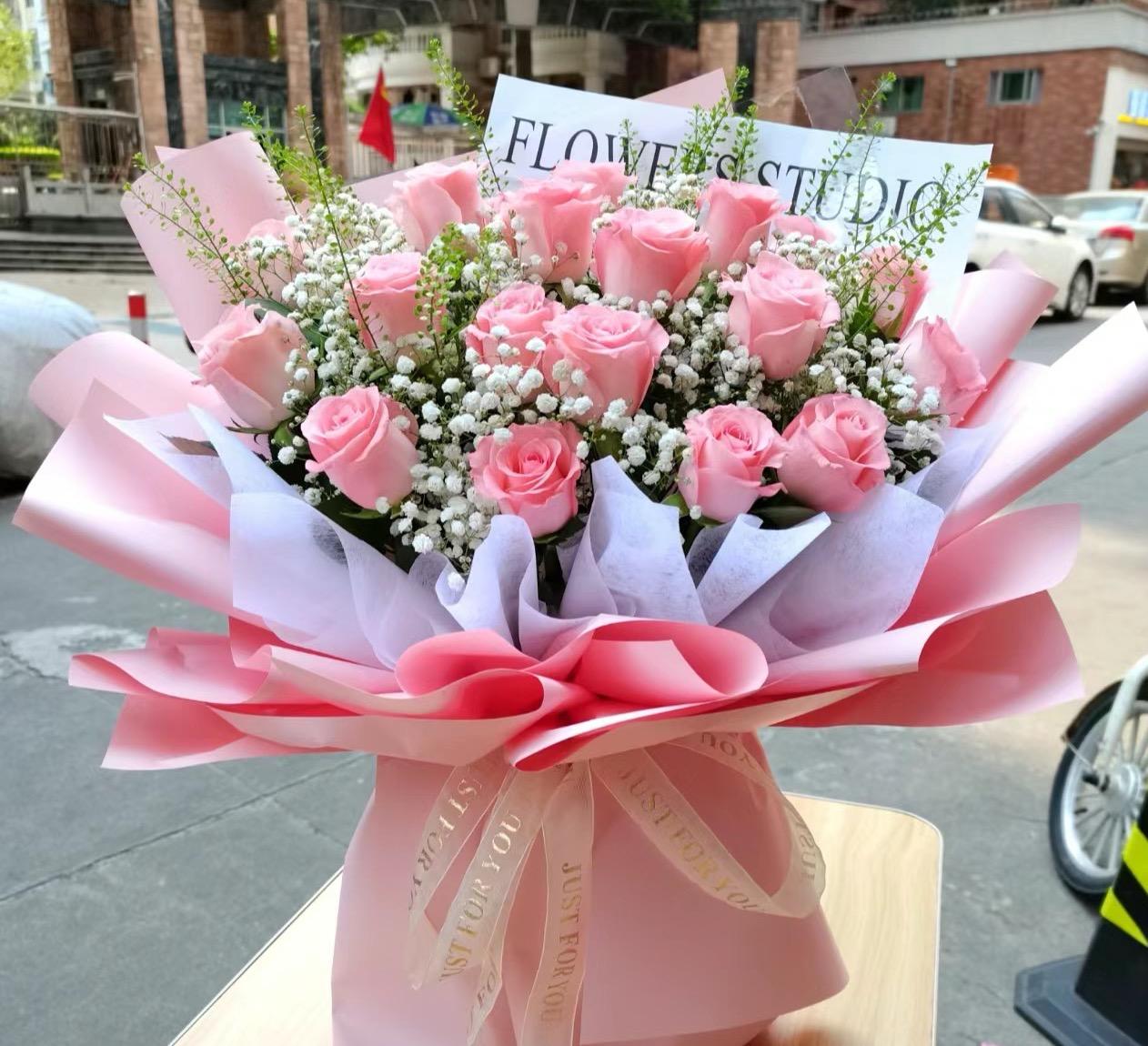 Graceful Bloom - Fresh Flower Arrangement AFT205