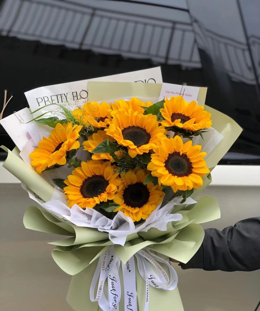 Grandiose Sunfields - Fresh Flower Arrangement AFT212