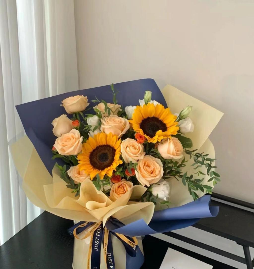 Radiant Charm 2 - Fresh Flower Arrangement AFT218