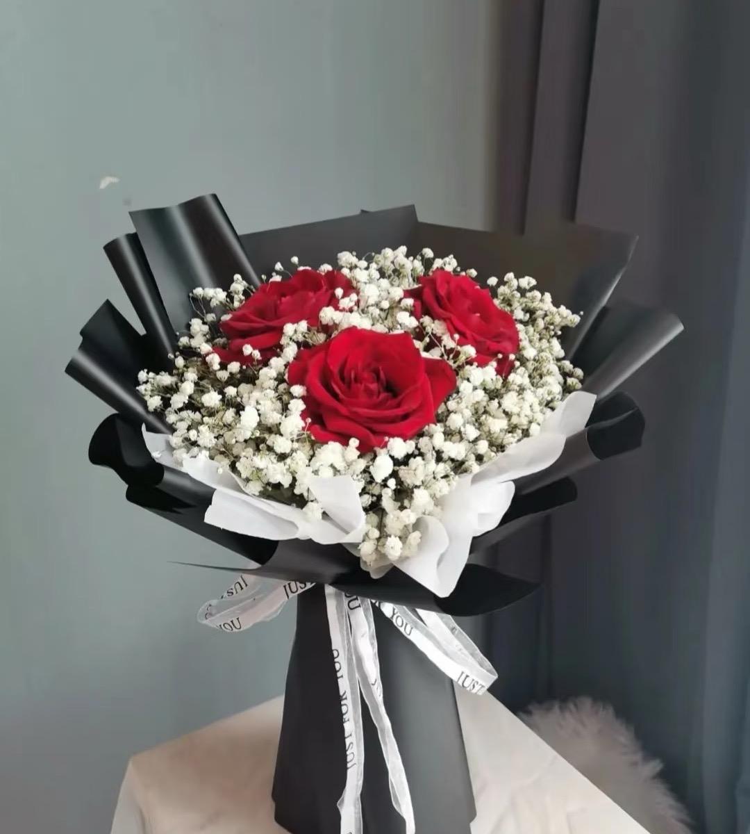 Midnight Kiss - Fresh Flower Arrangement AFT265