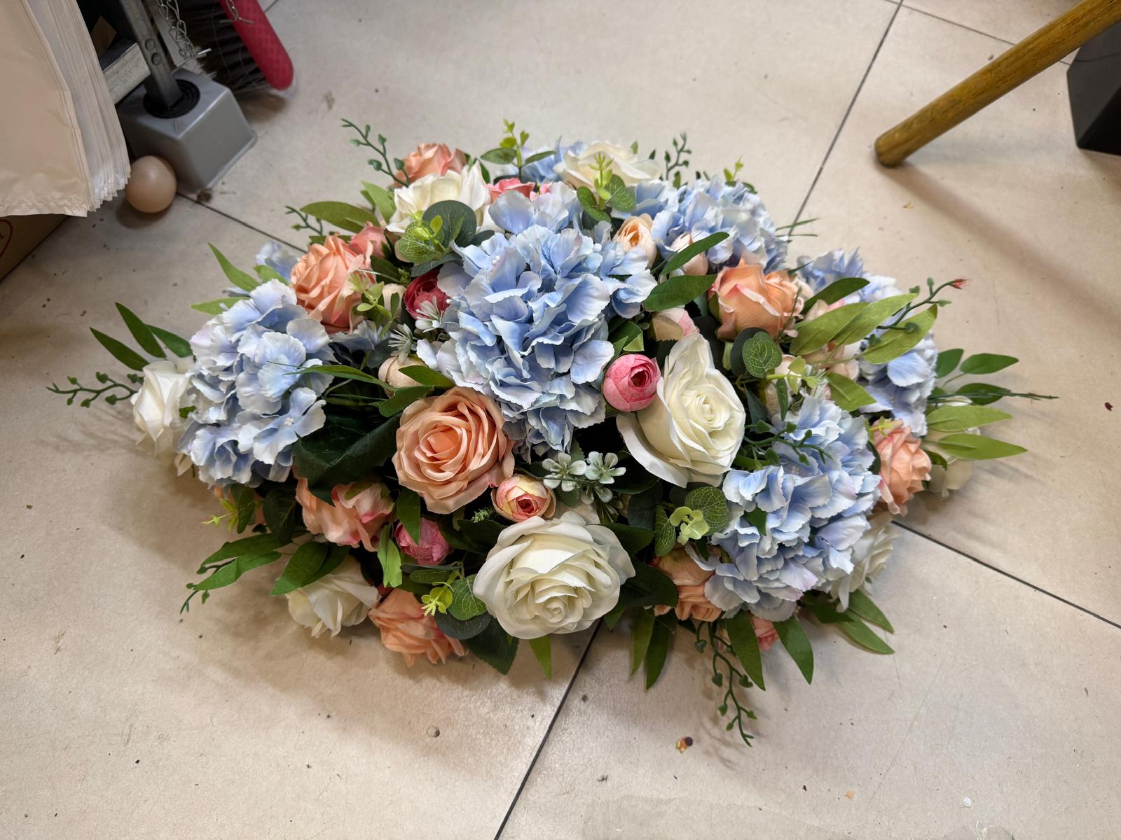 Luxury wedding car flowers by Alton Flowers, featuring elegant floral arrangements for wedding cars.