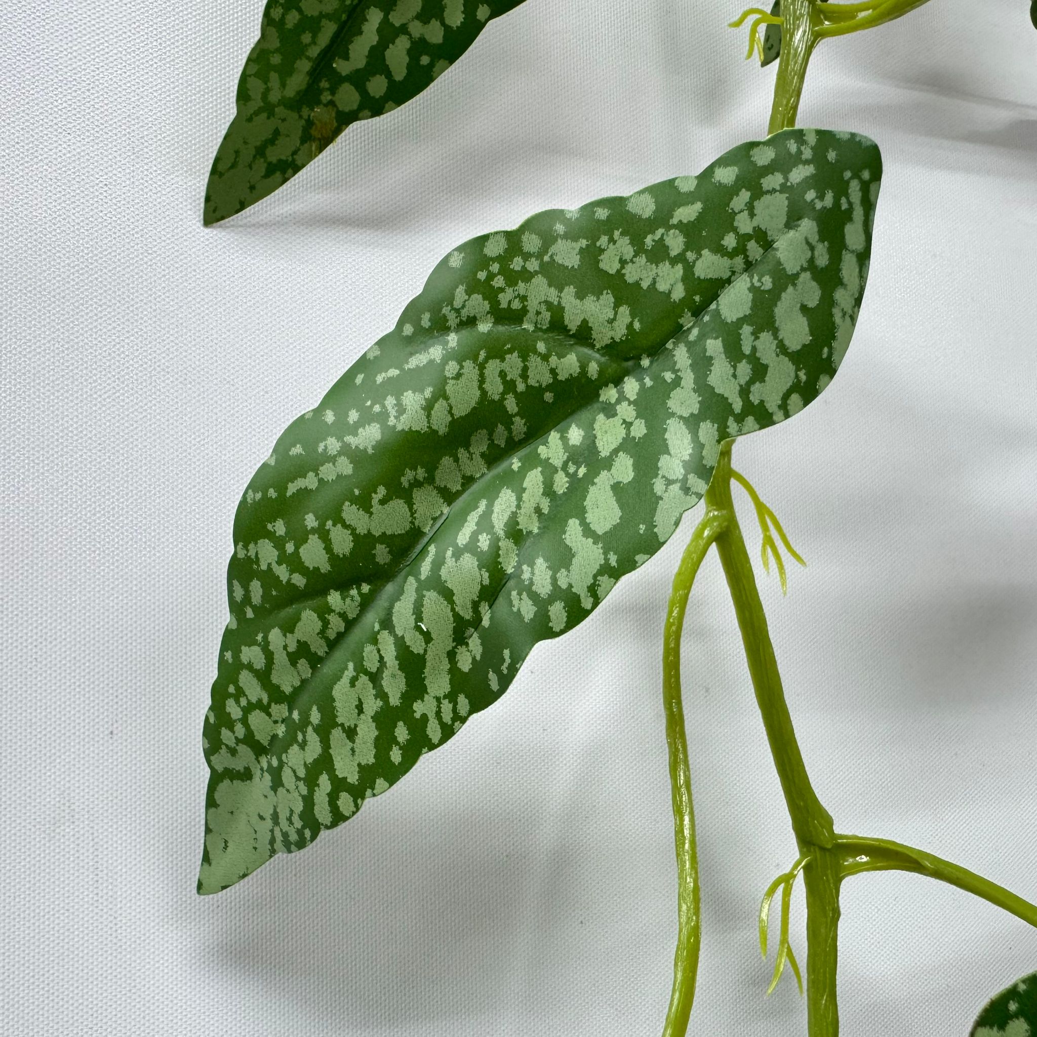 Artificial Spotted Leaf Vine 170cm Garland – Elegant Greenery for Any Space Afoil215