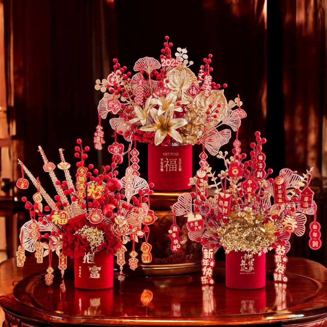 2025 Chinese New Year Golden Artificial Flowers Eucalyptus Red Fruit Decorative Leaves Spring Festival Home Decoration Asea136